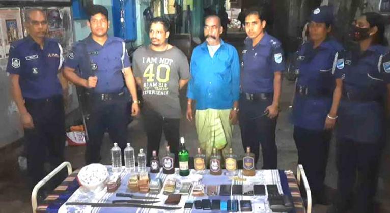 নারায়ণগঞ্জে যৌথবাহিনীর অভিযান, মাদকসহ আটক ২