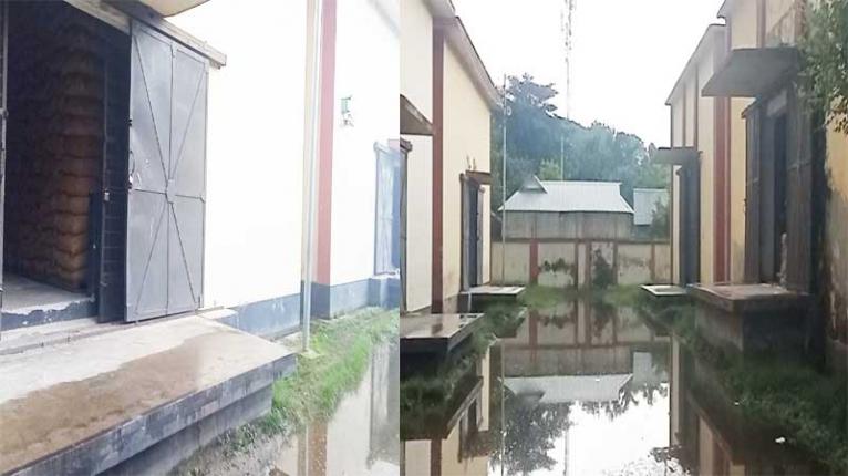 জামালপুরে জলাবদ্ধ সরিষাবাড়ী খাদ্য গুদাম, কর পরিশোধেও মিলছে না কাঙ্ক্ষিত সেবা