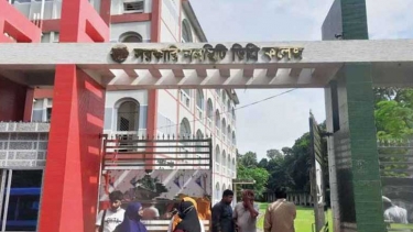 এইচএসসি পরীক্ষার প্রথম দিনে ৯ শিক্ষককে অব্যাহতি, ৩ পরীক্ষার্থী বহিষ্কার