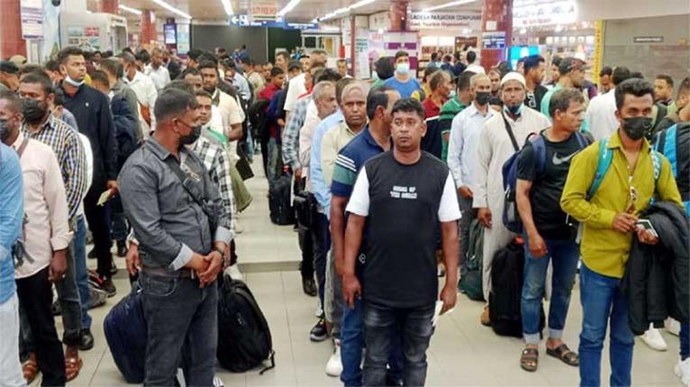 দেশে ফিরলেন লিবিয়ায় আটকেপড়া ১২৩ বাংলাদেশি