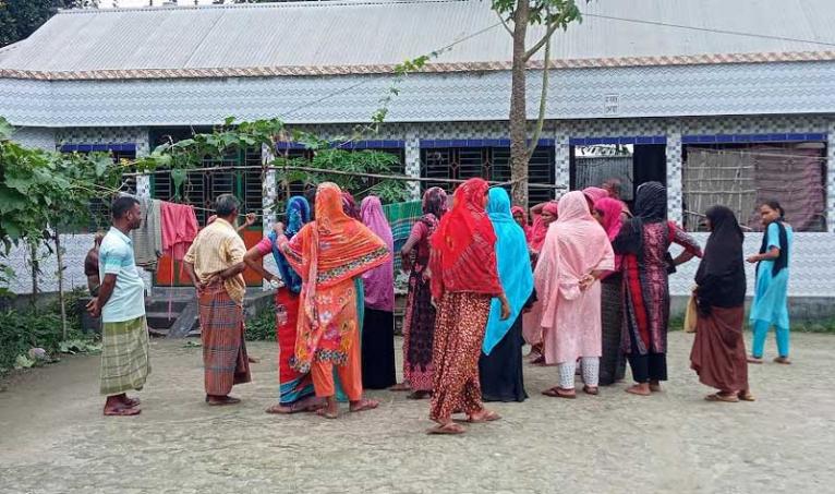 প্রবাসীকে সর্বস্বান্ত করে উধাও স্ত্রী, এলাকাজুড়ে তোলপাড়