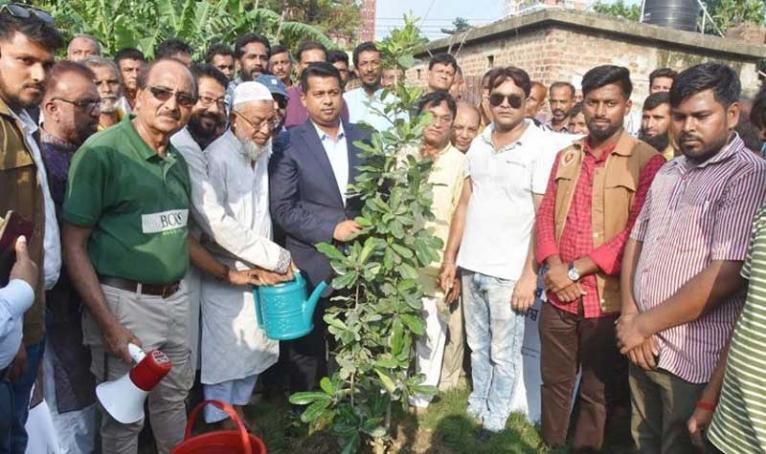 সাইনবোর্ডে হবে গেইট অফ ড্যান্ডি : ডিসি