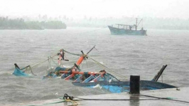ইন্দোনেশিয়ার বালিতে ফেরিডুবি, নিখোঁজ ৪৩