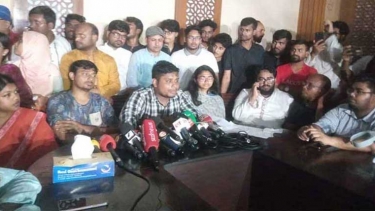 জুলাই সনদ, বিচার, নির্বাচন সব প্যাকেজ আকারে হতে হবে: হাসনাত আব্দুল্লাহ