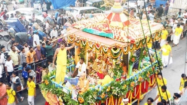 উল্টো রথ টানার মধ্য দিয়ে শেষ হলো রথযাত্রা উৎসব