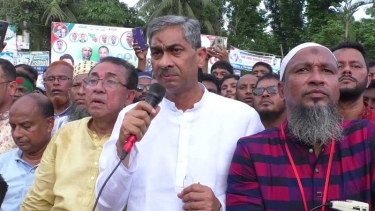 ফ্যাসিস্টরা সুযোগ পেলে অস্ত্র নিয়ে ঝাঁপিয়ে পড়তে পারে : এ্যানি