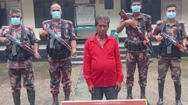 মহেশপুর সীমান্তে ভারতীয় নাগরিক আটক