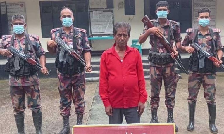মহেশপুর সীমান্তে ভারতীয় নাগরিক আটক