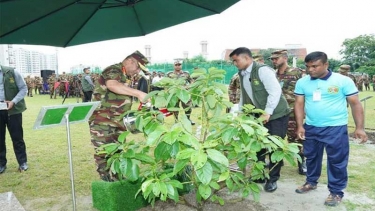 সেনাবাহিনীর বৃক্ষরোপণ অভিযানের উদ্বোধন সেনাবাহিনী প্রধানের