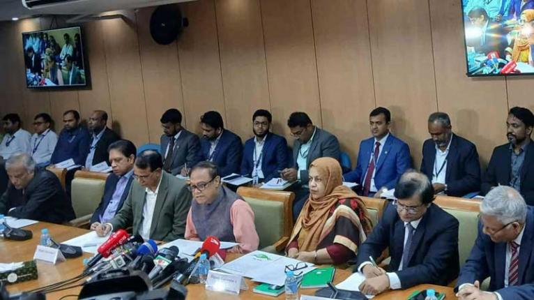 ঋণ প্রবৃদ্ধির লক্ষ্য কমিয়ে অপরিবর্তিত নীতি সুদহার