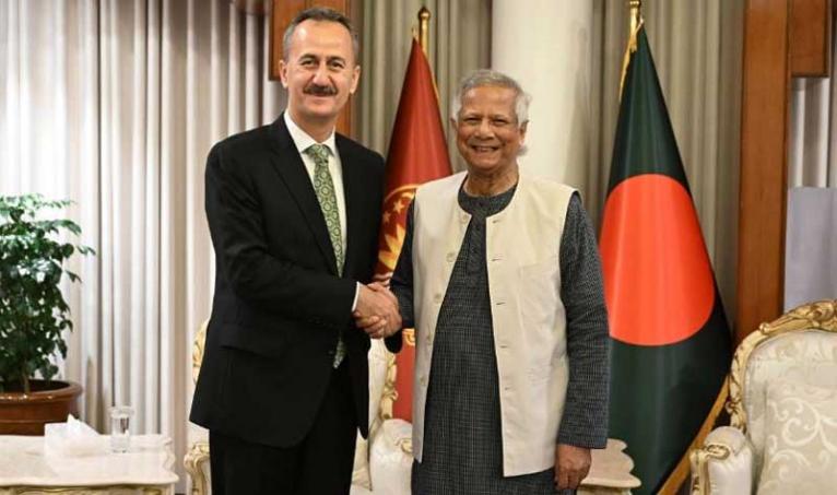 অধ্যাপক ইউনূসের সঙ্গে তুরস্কের প্রতিরক্ষা শিল্প সংস্থার প্রধানের সাক্ষাৎ