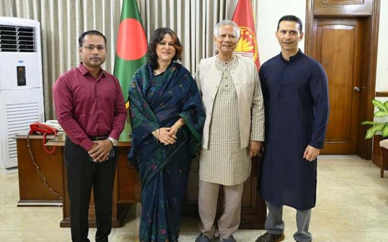প্রধান উপদেষ্টার সঙ্গে তাজউদ্দিন পরিবারের সৌজন্য সাক্ষাৎ