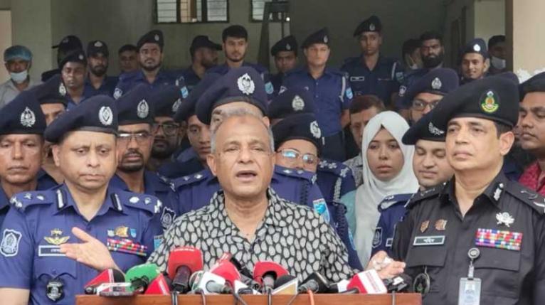 ২০ জনের জায়গায় ২০০ আসামি, তাই তদন্তে দেরি: স্বরাষ্ট্র উপদেষ্টা