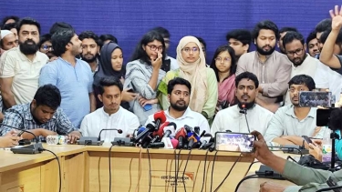 ২৪ ঘণ্টার মধ্যে হামলাকারীদের গ্রেপ্তারের দাবি নাহিদের