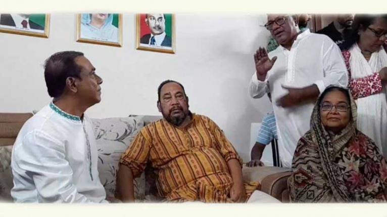 অসুস্থ বিএনপি নেতা জামালউদ্দিন কালুর পাশে মাসুদুজ্জামান