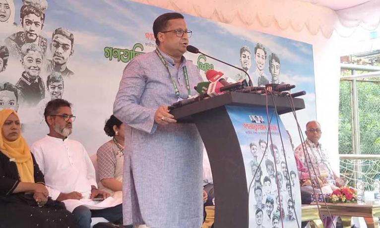শহীদ পরিবারের পাশে বিএনপি আছে, থাকবে : মোর্শেদ হাসান খান
