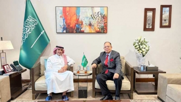 নতুন সৌদি রাষ্ট্রদূতের সাথে মীর নাছিরের সৌজন্য সাক্ষাৎ