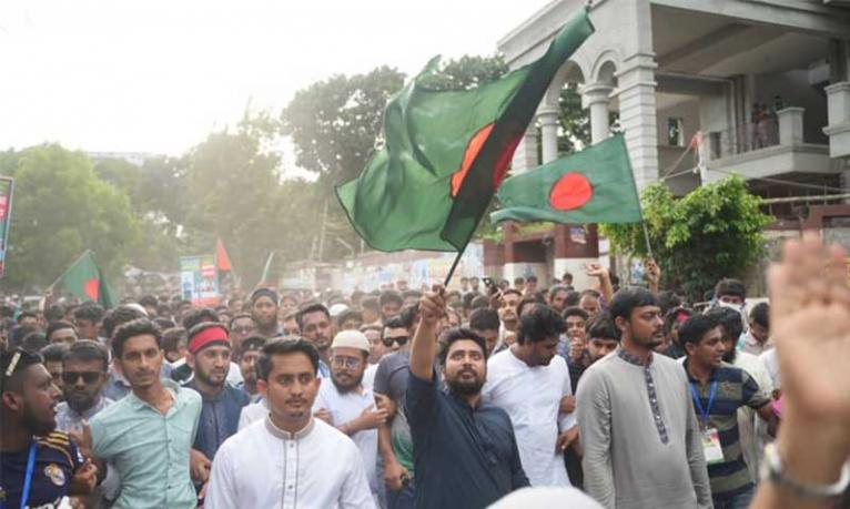 অন্তর্বর্তীকালীন সরকারের দুই ছাত্র প্রতিনিধিকে সরাতে ষড়যন্ত্র হচ্ছে: নাহিদ ইসলাম