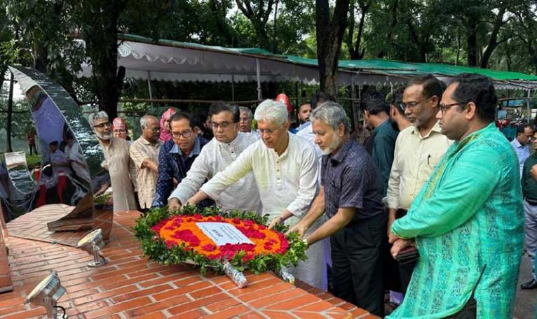 অন্তর্বর্তী সরকার জুলাই হত্যাকান্ডের বিচারে কোন দুর্বলতা দেখাবে না : গৃহায়ন ও গণপূর্ত উপদেষ্টা