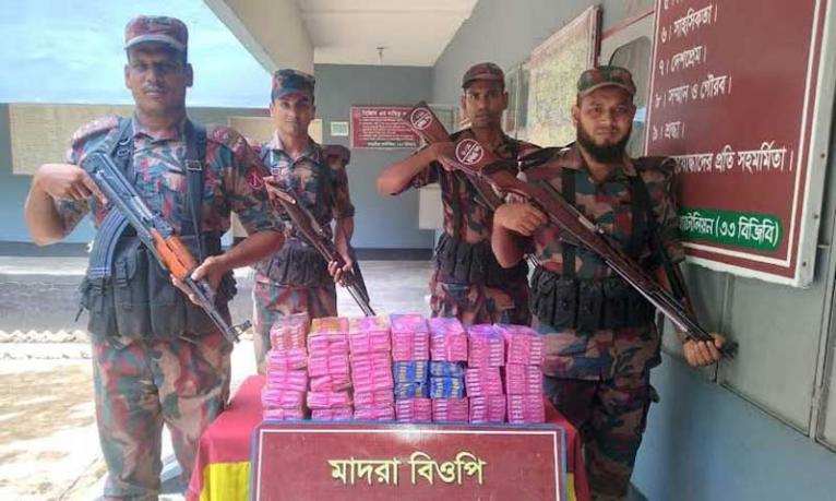 সাতক্ষীরা সীমান্তে চোরাচালান পণ্য জব্দ