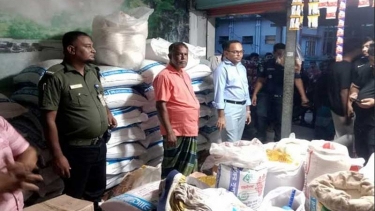 কুমিল্লায় টিসিবি’র ১,৪৪২ লিটার তেল জব্দ