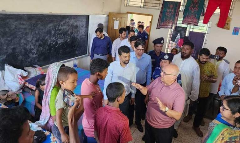 বন্যা নিয়ন্ত্রণ বাঁধ নির্মাণে সেনাবাহিনীর সম্পৃক্ততার কথা ভাবছে সরকার : উপদেষ্টা ফারুক ই আজম