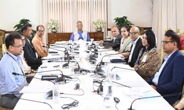 প্রাথমিকে প্রধান শিক্ষকের শূন্য পদে দ্রুত নিয়োগের নির্দেশ প্রধান উপদেষ্টার