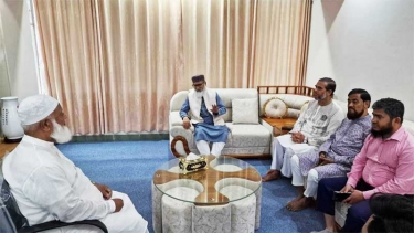অসুস্থ জামায়াত আমিরের বাসায় ধর্ম উপদেষ্টা