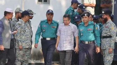 রাজসাক্ষী হওয়ায় ক্ষমা পেয়ে গেছেন সাবেক আইজিপি মামুন