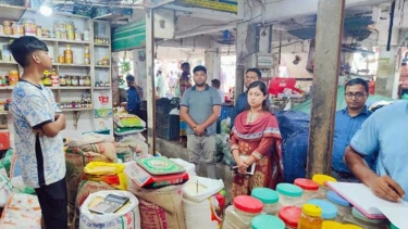 পরিবেশ অধিদপ্তরের অভিযান: ফতুল্লায় দুই প্রতিষ্ঠানকে জরিমানা, পলিথিন জব্দ
