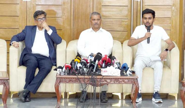 স্থানীয় সরকার নির্বাচনে দলীয় প্রতীক থাকছে না