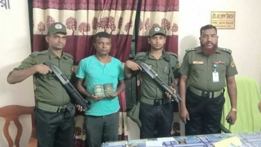 বেনাপোলে ২০টি বাংলাদেশি পাসপোর্টসহ ভারতীয় ট্রাক ড্রাইভার আটক
