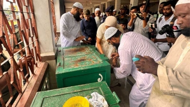 ঐতিহাসিক পাগলা মসজিদের দানবাক্সে মিললো ৩২ বস্তা টাকা