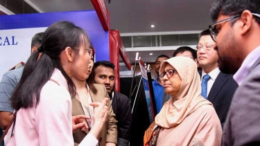 চিকিৎসা সেবার আধুনিকায়নে রোবোটিক প্রযুক্তি ব্যবহারে চীনের সহায়তা চেয়েছে বাংলাদেশ