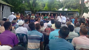 জামালপুরে পুলিশের সঙ্গে গ্রামবাসীর সমঝোতা: ছিনিয়ে নেওয়া আসামি হস্তান্তর
