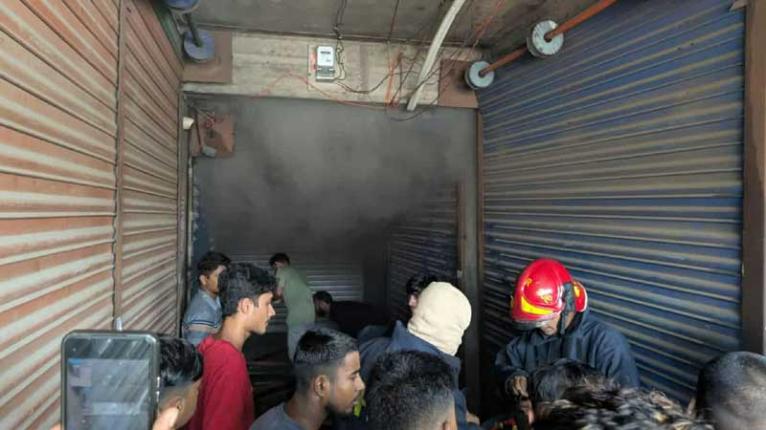 গুলিস্তানে সুন্দরবন স্কয়ার মার্কেটে আগুন, নিয়ন্ত্রণে ১১ ইউনিট