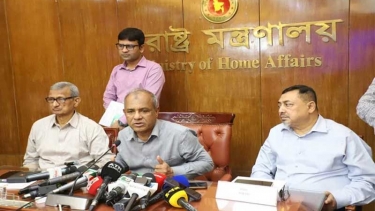 জাতীয় নির্বাচনে ৪৭ হাজার কেন্দ্রে বডি-ওর্ন ক্যামেরা থাকবে: স্বরাষ্ট্র উপদেষ্টা