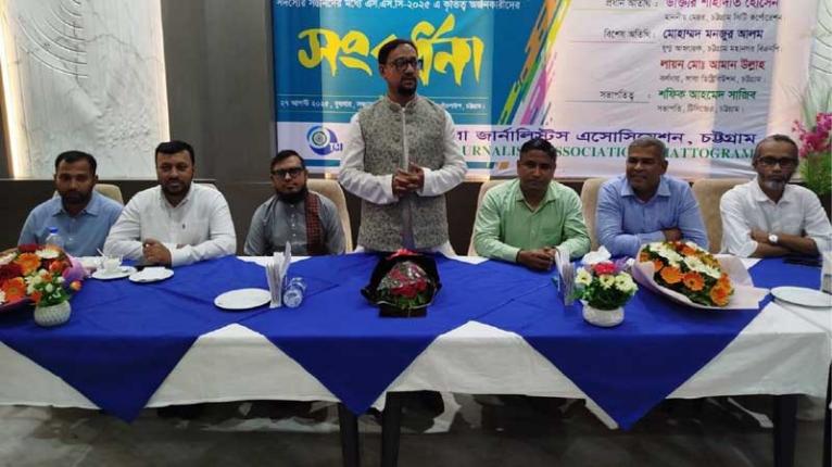 শিক্ষার্থীদের দেশে ধরে রাখতে সরকারের কার্যকর উদ্যোগ প্রয়োজন: চসিক মেয়র