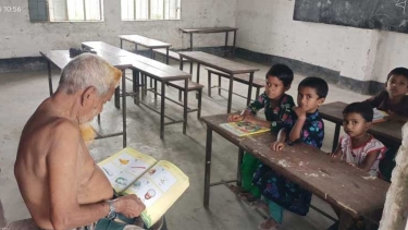 জামালপুরে চর বরুল সরকারি প্রাথমিক বিদ্যালয়ে শিক্ষক শূণ্যতায় চলছে বহিরাগতদের পাঠদান