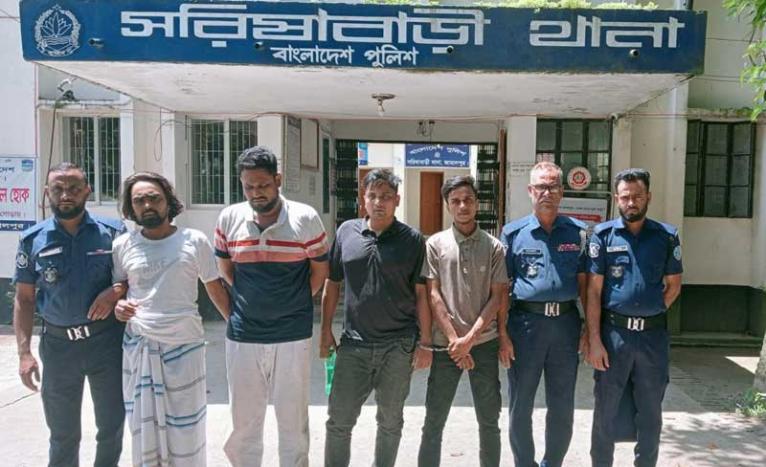 জামালপুরে দেশীয় অস্ত্র ও ইয়াবাসহ ৩ জন আটক