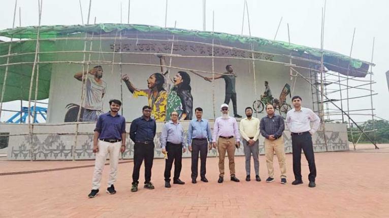 জুলাই গণঅভ্যুত্থান দিবস উপলক্ষ্যে পদ্মা সেতুর দুই প্রান্তে বিশেষ গ্রাফিতি অঙ্কন