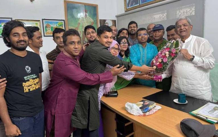 মির্জা ফখরুলের সঙ্গে ঠাকুরগাঁও সাংবাদিক ফোরামের মতবিনিময়
