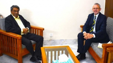 অধ্যাপক আলী রীয়াজের সঙ্গে ইইউ রাষ্ট্রদূত মিলারের বৈঠক