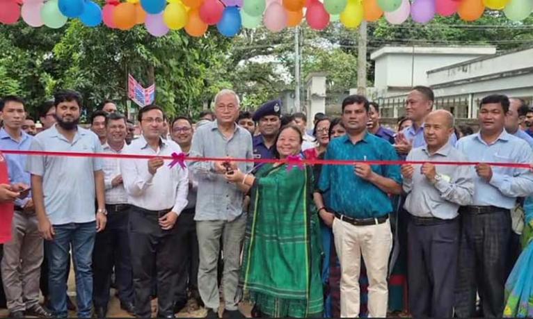খাগড়াছড়ি সরকারি উচ্চ বিদ্যালয়ের প্রধান ফটক উদ্বোধন করলেন সুপ্রদীপ চাকমা