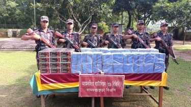 শেরপুর সীমান্তে বিপুল পরিমাণ ভারতীয় পণ্য জব্দ
