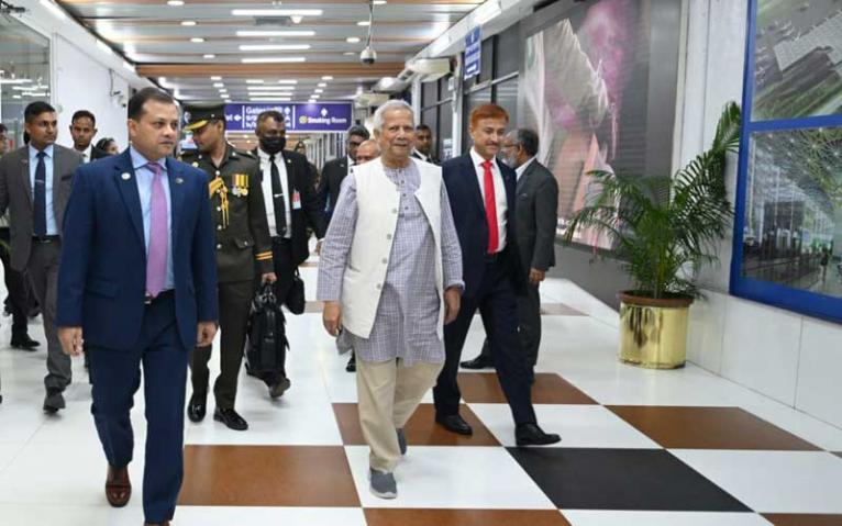 প্রধান উপদেষ্টা দেশে ফিরেছেন