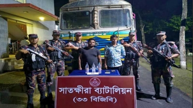 সাতক্ষীরার বিভিন্ন সীমান্ত থেকে ভারতীয় মাদকদ্রব্যসহ আটক-২