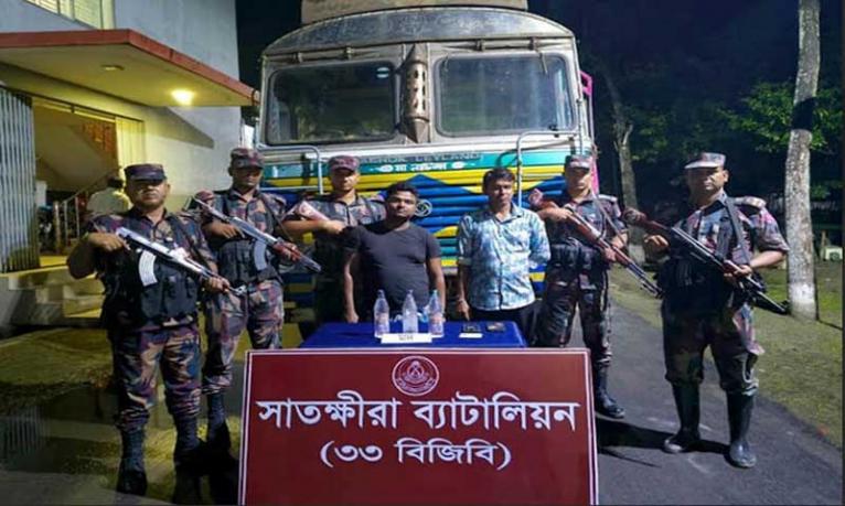 সাতক্ষীরার বিভিন্ন সীমান্ত থেকে ভারতীয় মাদকদ্রব্যসহ আটক-২
