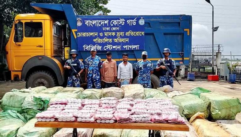 নারায়ণগঞ্জে ৫১ লাখ টাকার ভারতীয় কসমেটিক্স জব্দ