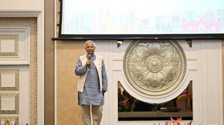 মালয়েশিয়ার ব্যবসায়ীদের বাংলাদেশে বিনিয়োগের আহ্বান প্রধান উপদেষ্টার